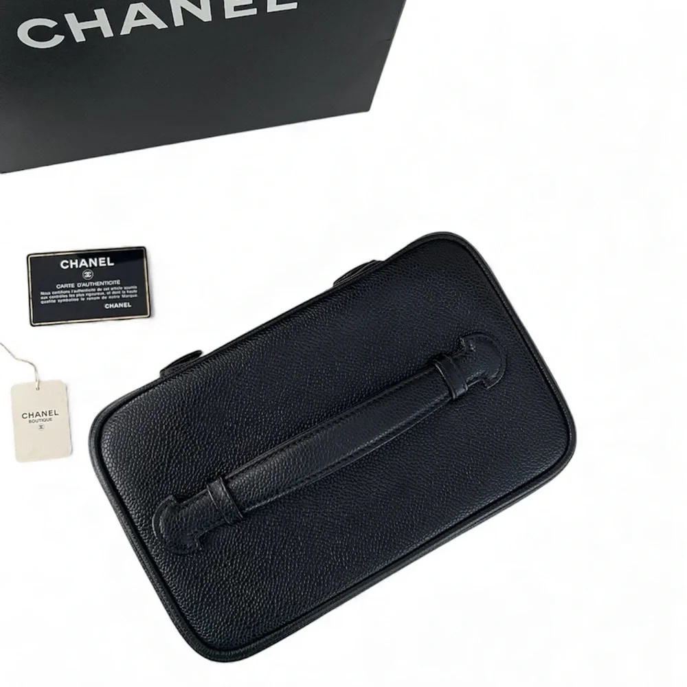 CHANEL Rare 1997 Mirrored Vanity Cosmetic Case / Make Up Bag / Caviar Leather - Picture 12 of 16